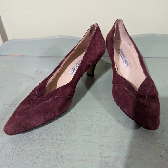 Burgundy Manolo Blahnik Kitten Heels in Suede size 38 - Sold as Is - Picture 1 of 11